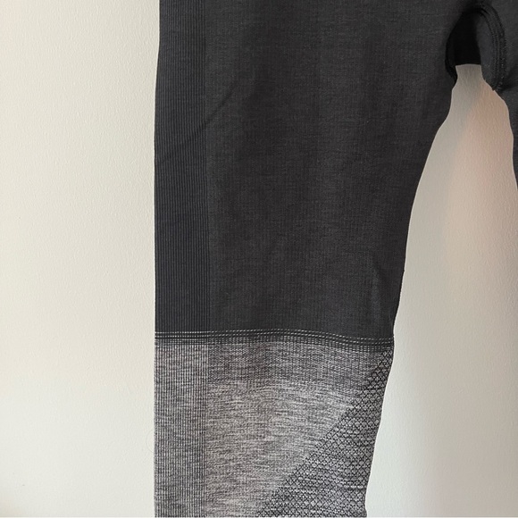 Lululemon Seamlessly Street Crop - Picture 2 of 8